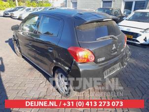 Mitsubishi Space Star 1.0 12V Vehículo de desguace (2013, Negro)