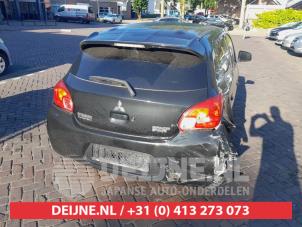Mitsubishi Space Star 1.0 12V Vehículo de desguace (2013, Negro)
