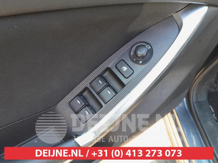 Mazda CX-5 I 2.2 SkyActiv-D 16V 2WD Samochód złomowany (2015, Szary)