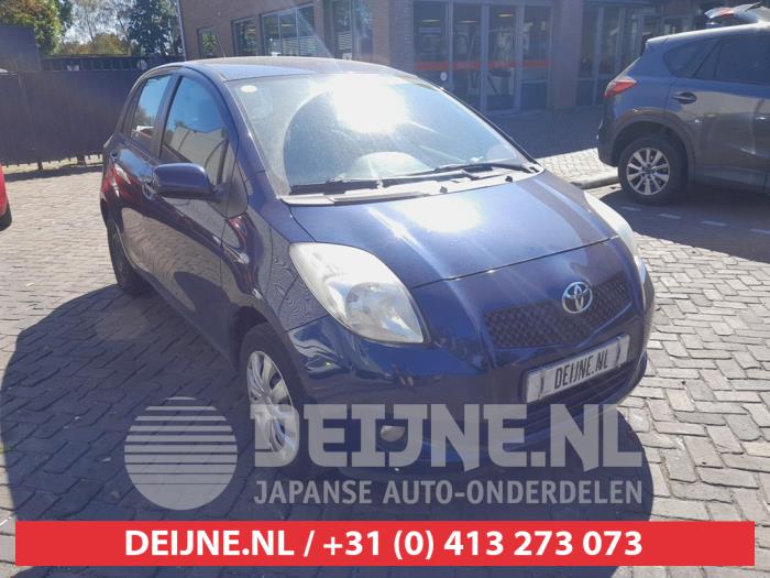 Toyota Yaris II 1.3 16V VVT-i  (Skadad)