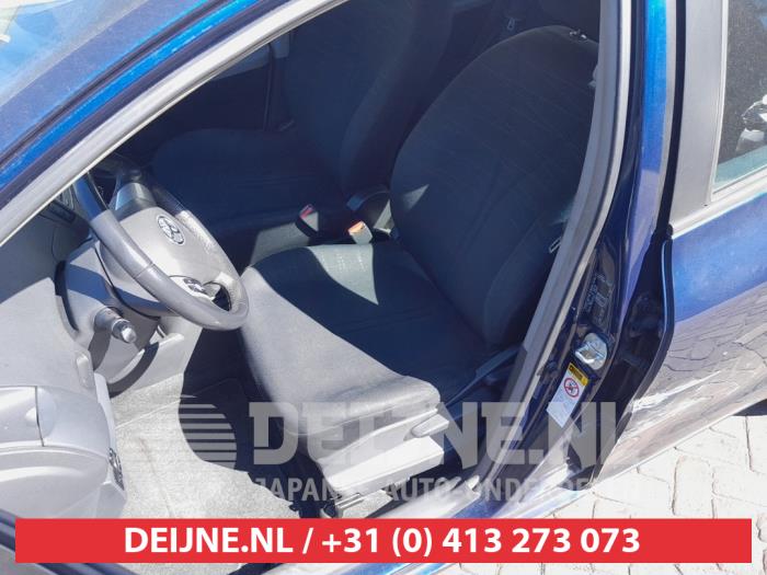 Toyota Yaris II 1.3 16V VVT-i Coche dañado (2007, Azul)