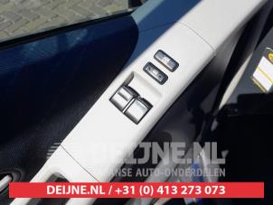 Toyota Yaris II 1.3 16V VVT-i Coche dañado (2007, Azul)