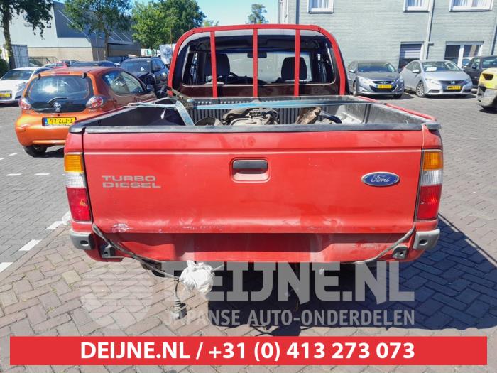 Ford Ranger 2.5TD 12V 4x4 Vehículo de desguace (2002, Rojo)