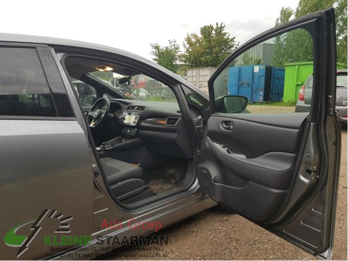 Nissan Leaf 40kWh Vehículo de desguace (2018, Gris)