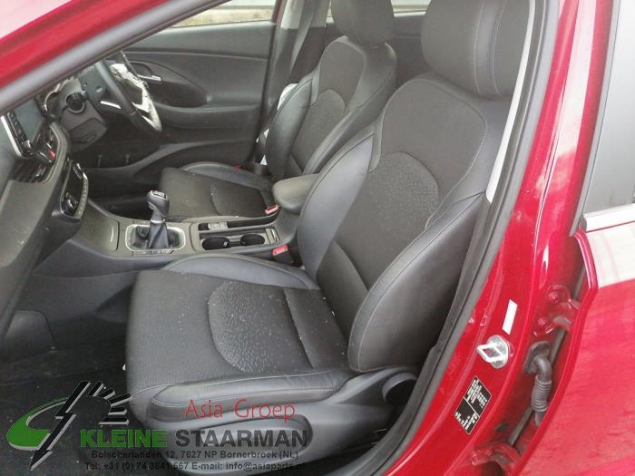 Hyundai i30 Wagon 1.4 T-GDI 16V Vehículo de desguace (2018, Rojo)