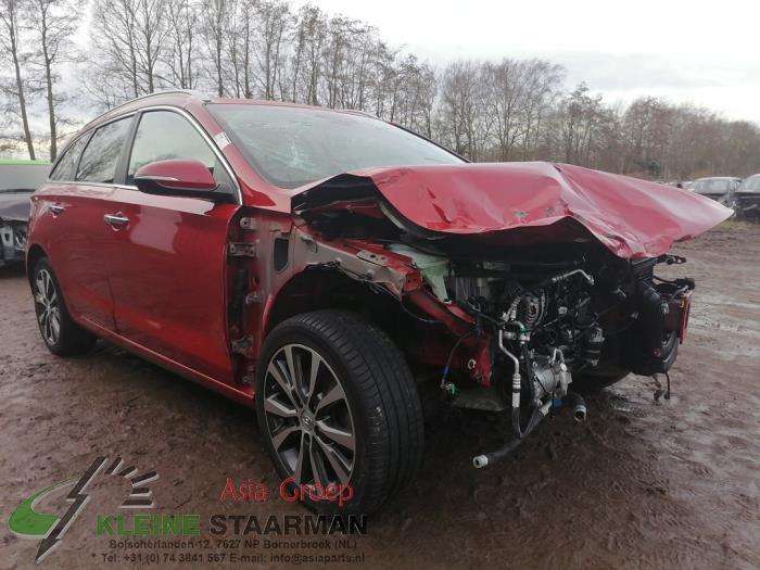 Hyundai i30 Wagon 1.4 T-GDI 16V Vehículo de desguace (2018, Rojo)