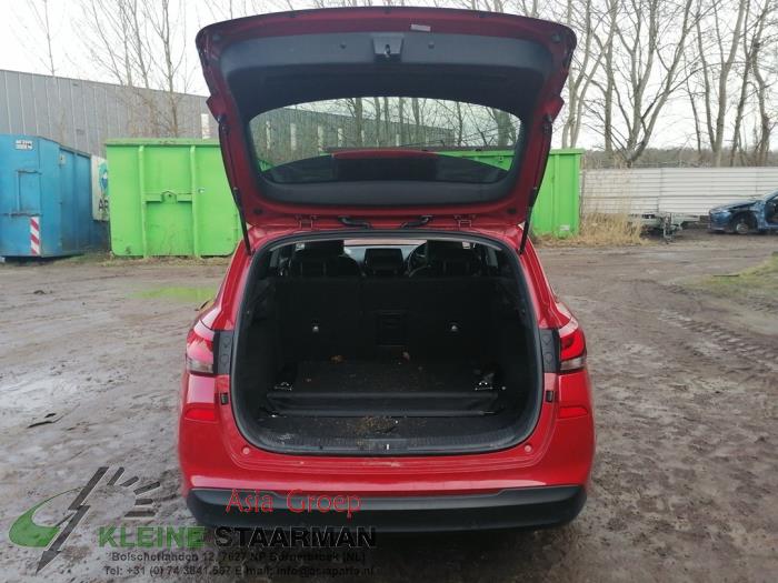 Hyundai i30 Wagon 1.4 T-GDI 16V Vehículo de desguace (2018, Rojo)