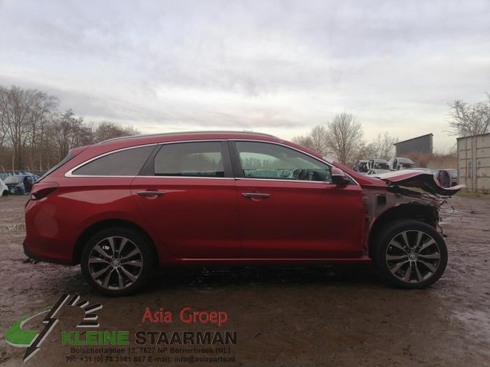 Hyundai i30 Wagon 1.4 T-GDI 16V Vehículo de desguace (2018, Rojo)