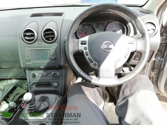 Nissan Qashqai 1.6 dCi Pure Drive Vehículo de desguace (2013, Gris)