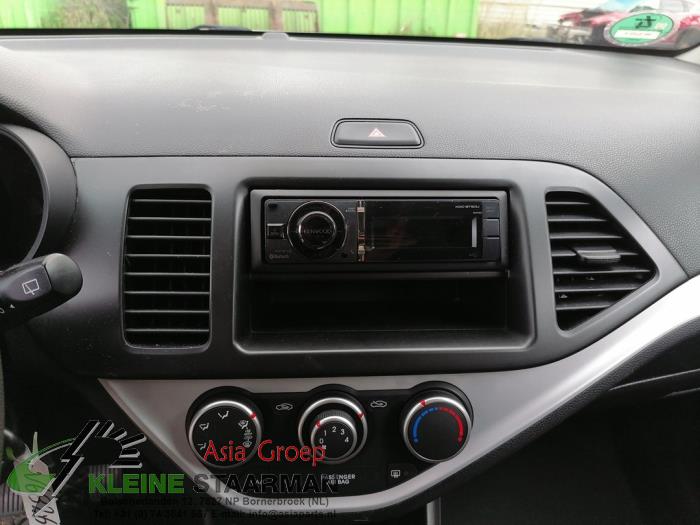 Kia Picanto 1.2 16V Salvage vehicle (2011, White)