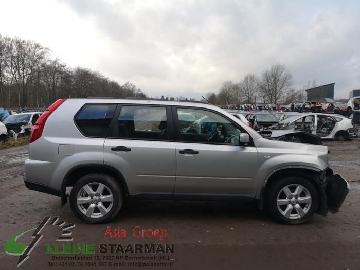 Nissan X-Trail 2.0 16V XE,SE,LE 4x4 Vehículo de desguace (2008, Gris)