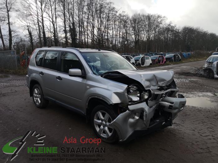 Nissan X-Trail 2.0 16V XE,SE,LE 4x4 Vehículo de desguace (2008, Gris)