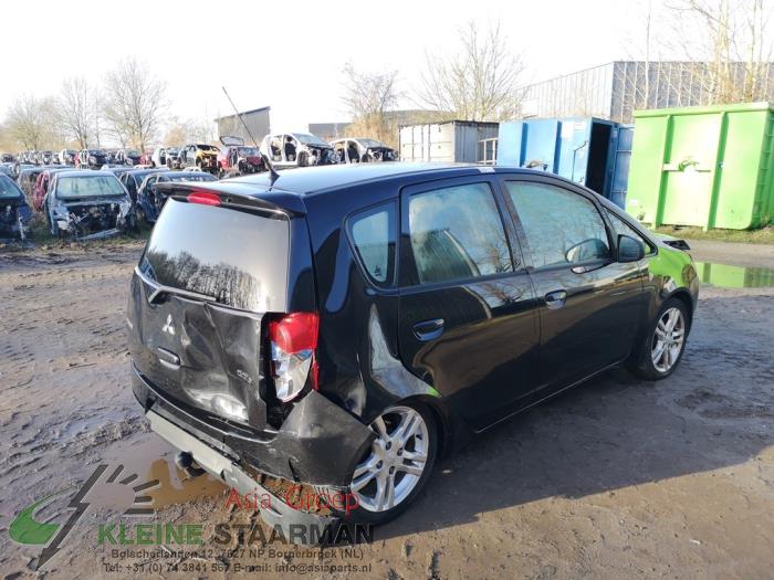 Mitsubishi Colt 1.3 16V Vehículo de desguace (2009, Negro)