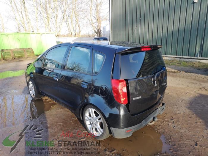 Mitsubishi Colt 1.3 16V Vehículo de desguace (2009, Negro)