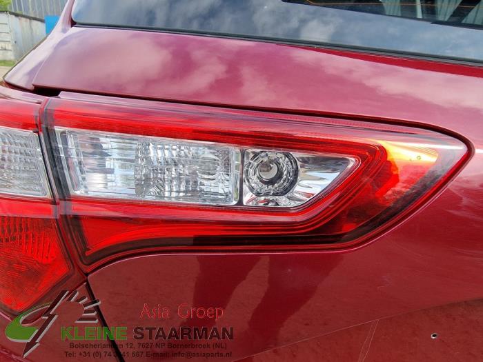 Toyota Yaris III 1.0 12V VVT-i Vehículo de desguace (2019, Rojo)