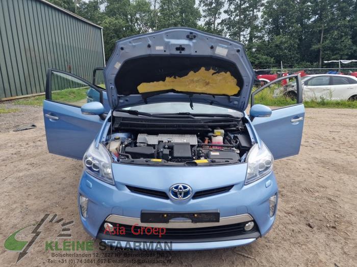 Toyota Prius 1.8 16V Plug-in Vehículo de desguace (2013, Azul)