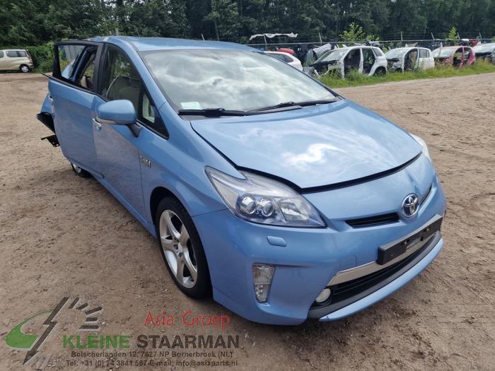 Toyota Prius 1.8 16V Plug-in Vehículo de desguace (2013, Azul)