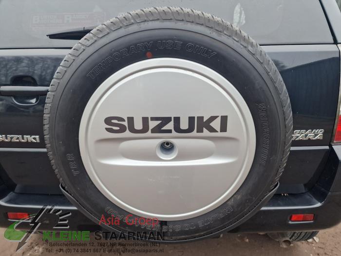 Suzuki Grand Vitara II 1.6 16V Schrottauto (2014, Schwarz)