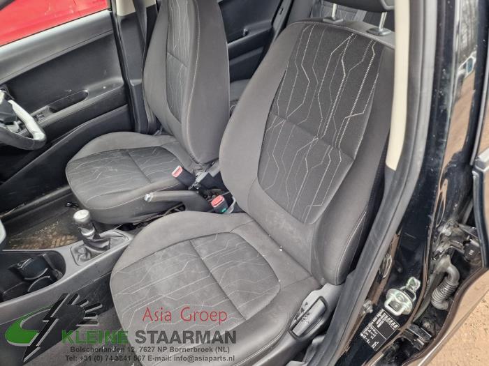 Kia Picanto 1.2 16V Skrotfordon (2012, ZWART)