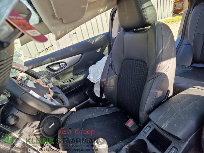 Nissan Qashqai 1.3 DIG-T 140 16V Samochód złomowany (2019, Szary)