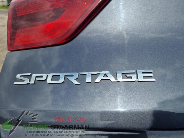 Kia Sportage 1.7 CRDi 115 16V 4x2 Épave (2018, Foncé, Gris)