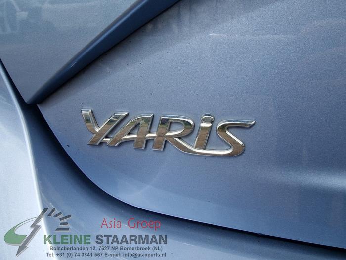 Toyota Yaris III 1.5 16V Hybrid Épave (2017, Bleu)