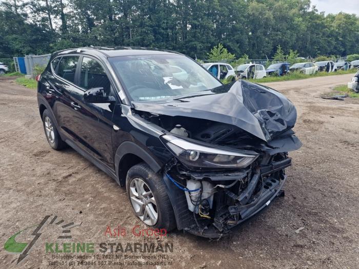 Hyundai Tucson 1.7 CRDi 16V 2WD Skrotfordon (2017, ZWART)