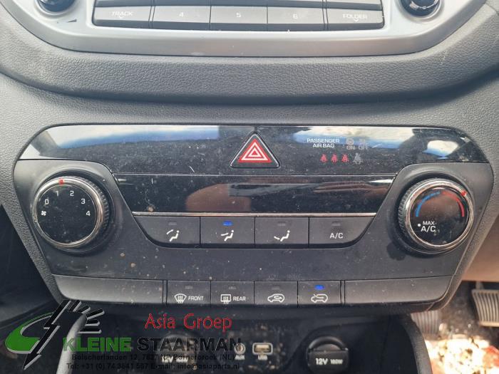 Hyundai Tucson 1.7 CRDi 16V 2WD Skrotfordon (2017, ZWART)