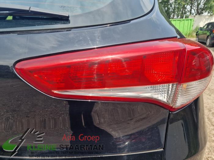 Hyundai Tucson 1.7 CRDi 16V 2WD Skrotfordon (2017, ZWART)