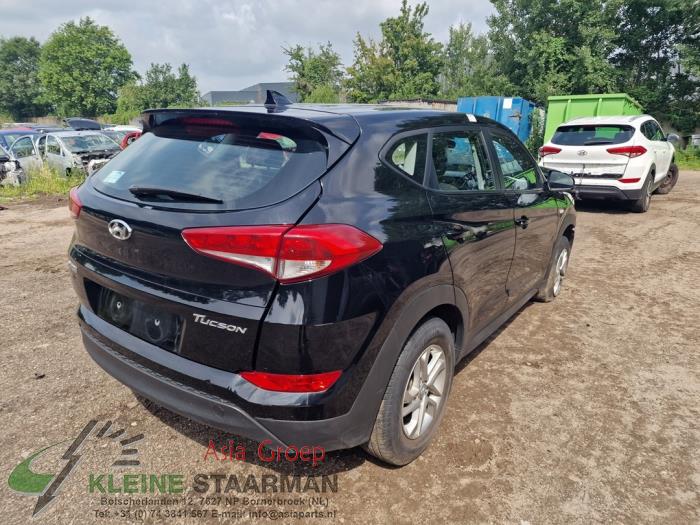 Hyundai Tucson 1.7 CRDi 16V 2WD Skrotfordon (2017, ZWART)