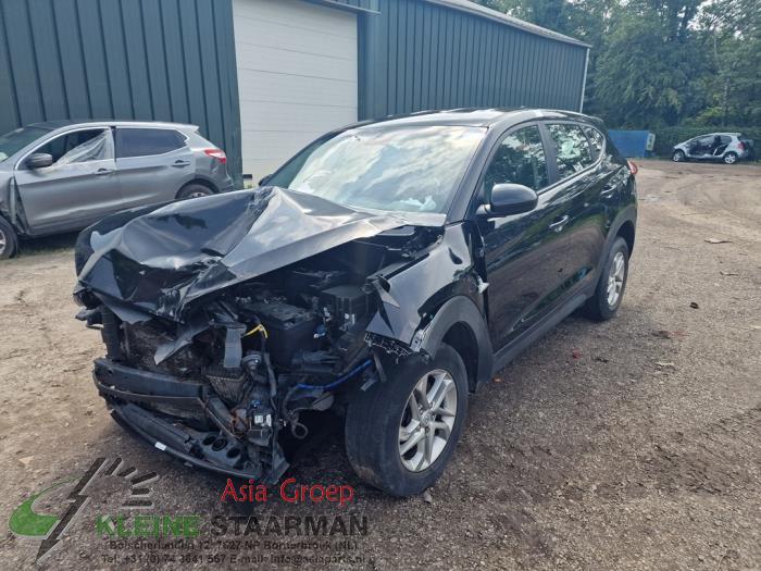 Hyundai Tucson 1.7 CRDi 16V 2WD Skrotfordon (2017, ZWART)