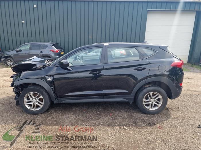 Hyundai Tucson 1.7 CRDi 16V 2WD Skrotfordon (2017, ZWART)