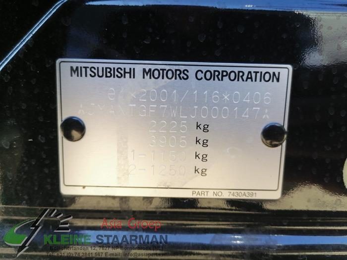 Mitsubishi Outlander 2.0 16V 4x4 Épave (2019, Noir)