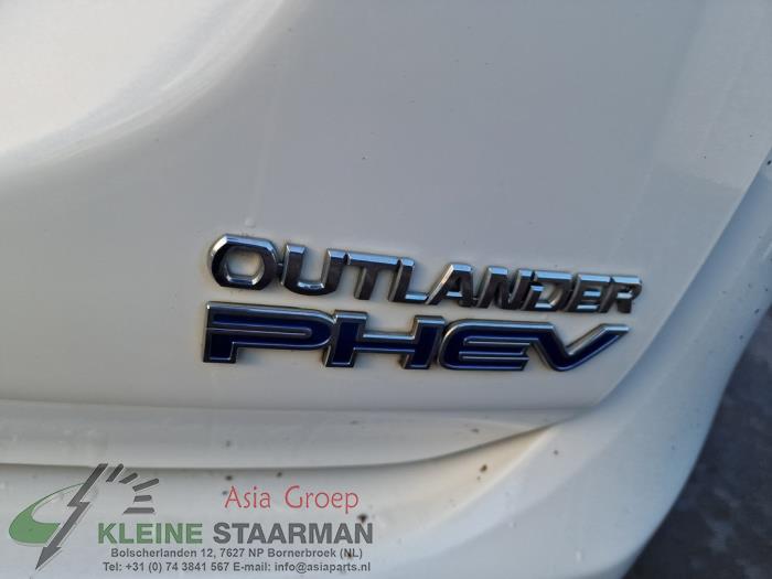 Mitsubishi Outlander 2.0 16V PHEV 4x4 Épave (2015, Blanc)