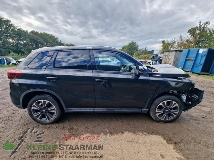 Suzuki Vitara 1.5 16V Dualjet Hybrid Vehículo de desguace (2022, Negro)