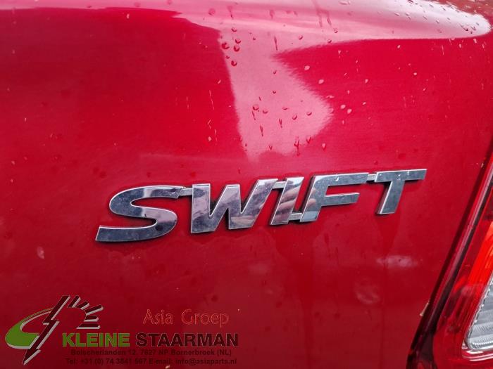 Suzuki Swift 1.0 Booster Jet Turbo 12V Samochód złomowany (2018, Czerwony)