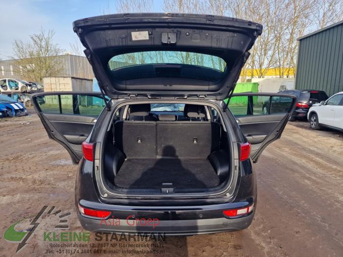 Kia Sportage 1.6 GDI 16V 4x2 Samochód złomowany (2016, Czarny)