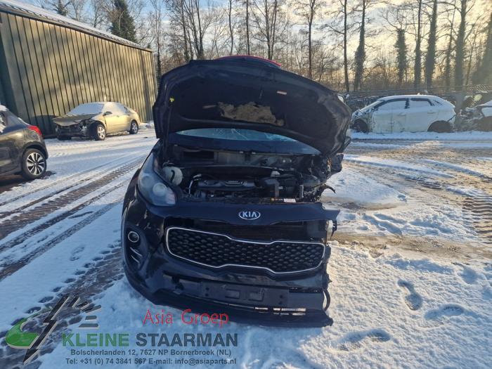 Kia Sportage 1.6 GDI 16V 4x2 Salvage vehicle (2017, Black)
