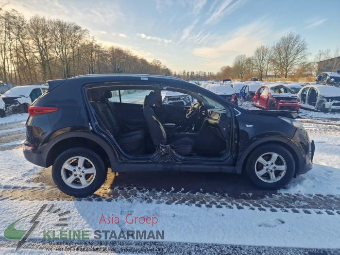 Kia Sportage 1.6 GDI 16V 4x2 Salvage vehicle (2017, Black)