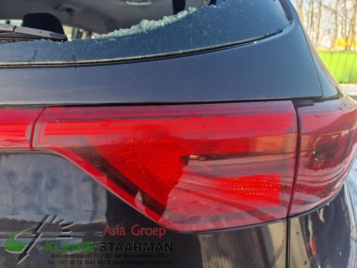 Kia Sportage 1.6 GDI 16V 4x2 Salvage vehicle (2017, Black)