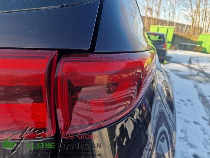 Kia Sportage 1.6 GDI 16V 4x2 Salvage vehicle (2017, Black)
