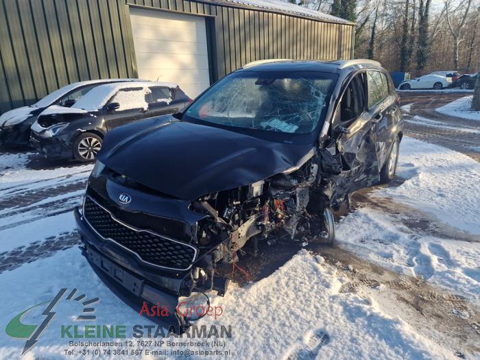 Kia Sportage 1.6 GDI 16V 4x2 Salvage vehicle (2017, Black)