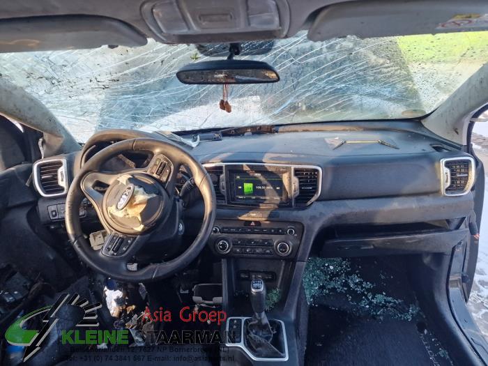 Kia Sportage 1.6 GDI 16V 4x2 Salvage vehicle (2017, Black)