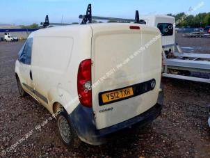 Opel Combo Tour 1.3 CDTI 16V ecoFlex Épave (2012, Blanc)