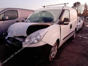 Fiat Doblo Cargo 1.3 D Multijet Épave (2012, Blanc)