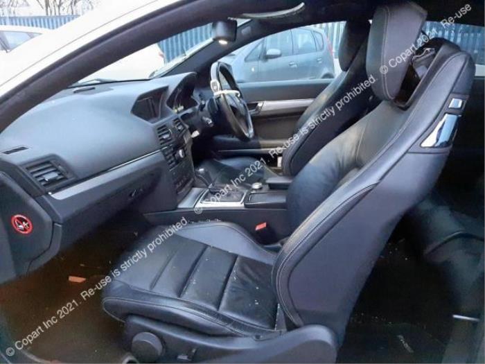 Mercedes E E-350 CDI V6 24V Épave (2010, Foncé, Gris)