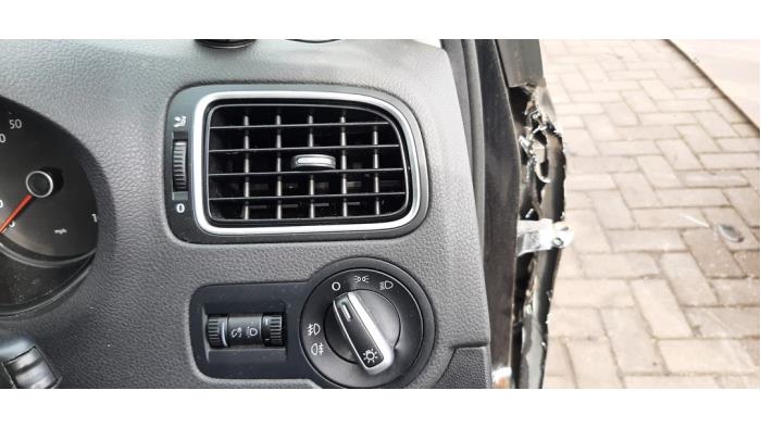Volkswagen Polo V 1.2 12V BlueMotion Technology Samochód złomowany (2013, Czarny)