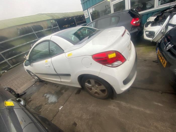 Peugeot 207 CC 1.6 16V Vehículo de desguace (2012, Blanco, Blanco)