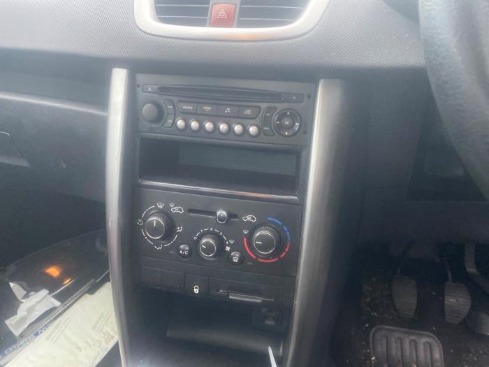 Peugeot 207 CC 1.6 16V Vehículo de desguace (2012, Blanco, Blanco)