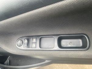 Peugeot 207 CC 1.6 16V Vehículo de desguace (2012, Blanco, Blanco)